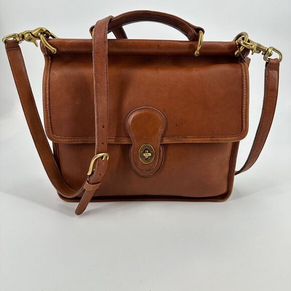 Coach Handbags - Vintage Coach Willis Tan Crossbody Glove Tanned Brass Adjustable Strap